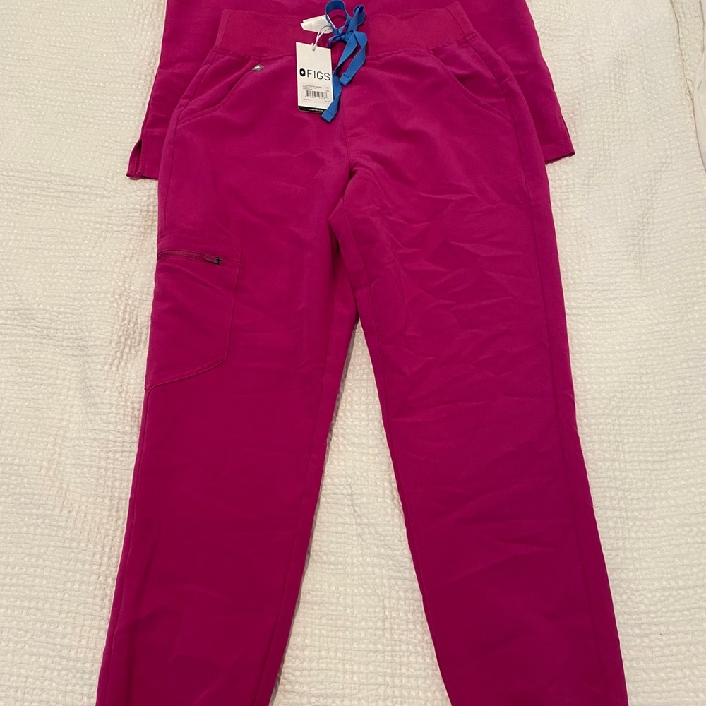 FIGS Women’s Rasberry Sorbet Zamora High Waisted 2.0 Petite Jogger Scrub Pants